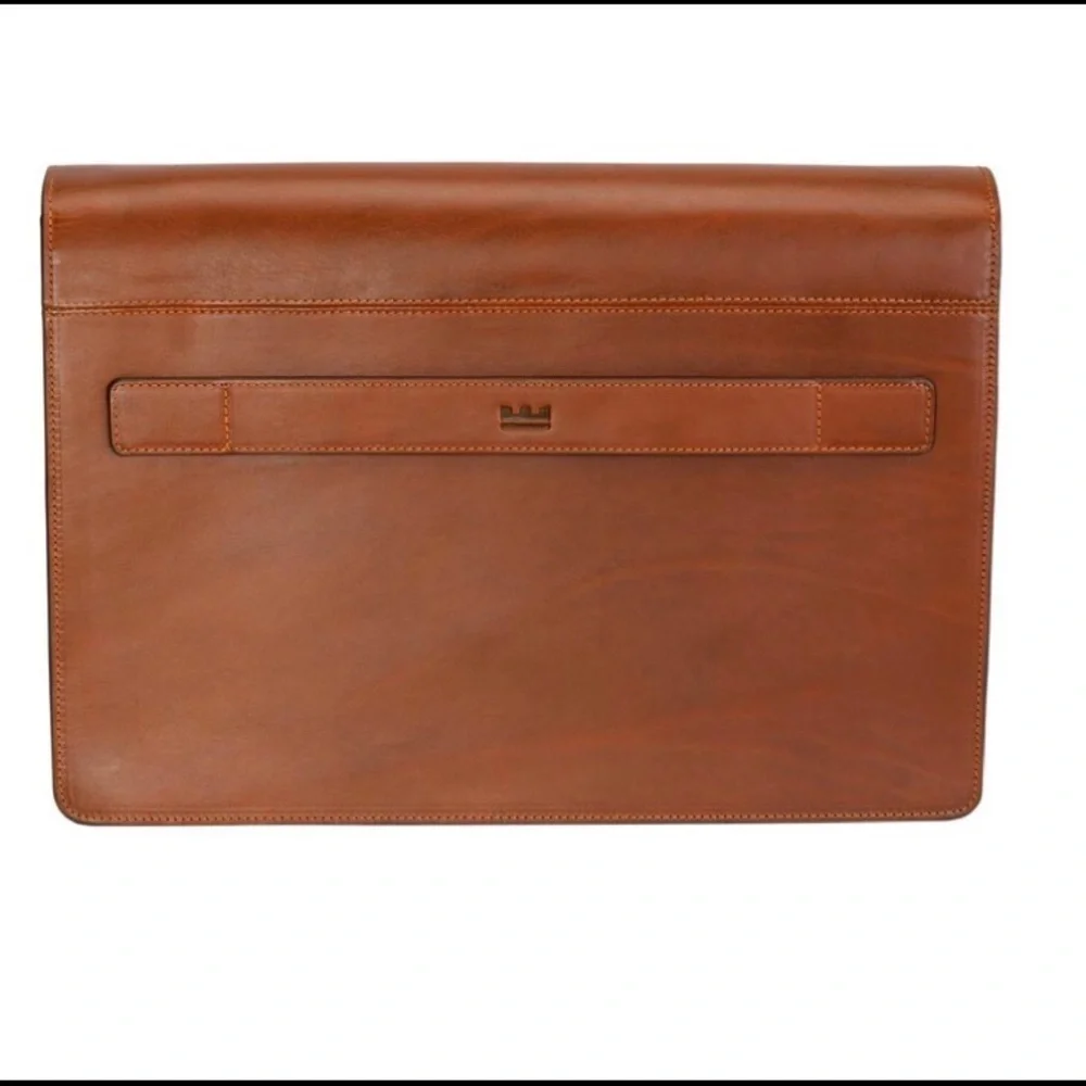 NWT Artis & Fero Brown Leather Messenger Bag